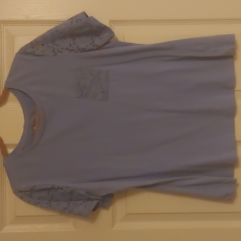 Denim & Co short sleeve top.
